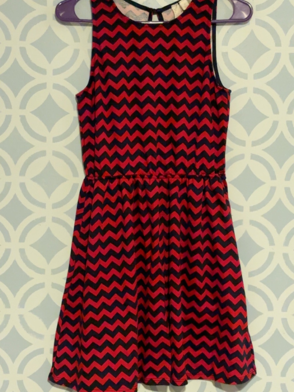 Women’s Red and Black Chevron Sleeveless Dress